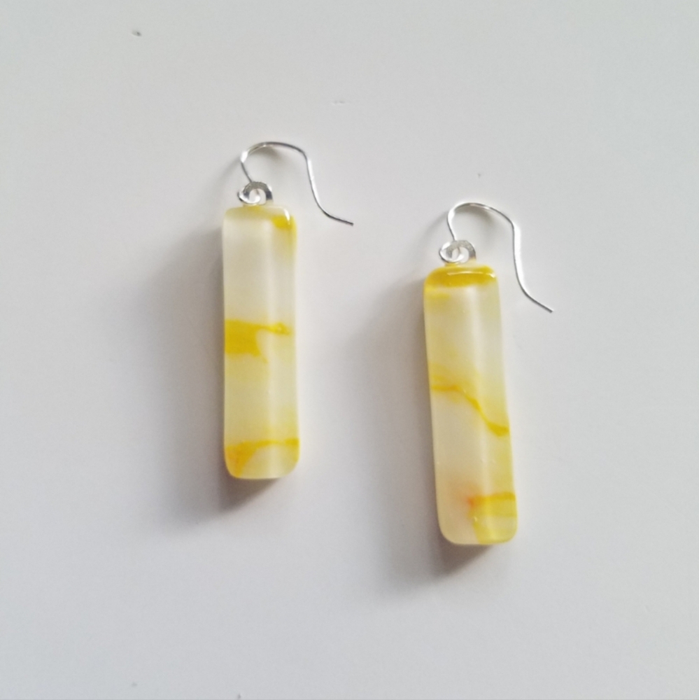 NWOT Yellow Marbled Glass Earrings